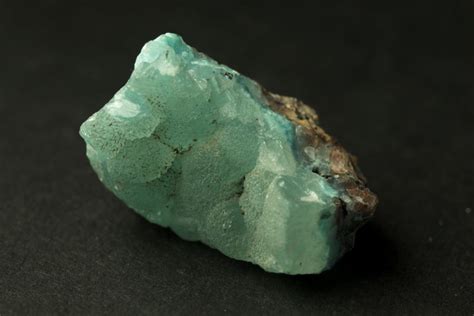 Exceptional Properties of Smithsonite Crystals