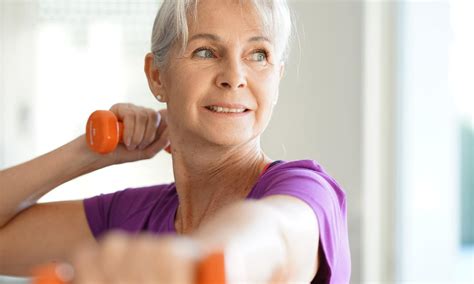 Exercise and femme de 44 ans lifting