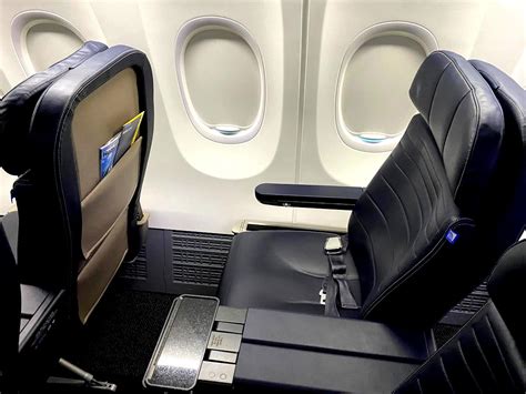 Experience the Apex of Air Travel: United 737-900 First Class