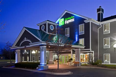 Experience the Charm of Northern Michigan at Holiday Inn Express Mackinaw City