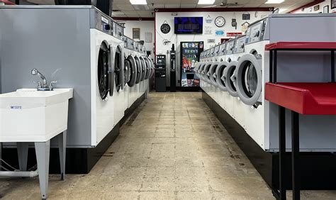 Experience the Laura's Laundromat Difference