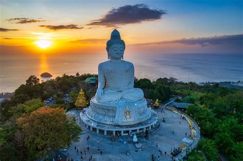 Exploring the 5 Most Captivating Buddhist Temples