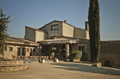 Exploring the Enchanting Can Clapés: An Architectural Masterpiece in Palau-solità i Plegamans