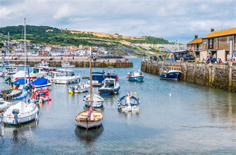 Exploring the Enchanting Lyme Regis: A Definitive Guide to Dorset's Scenic Gem