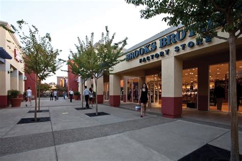 Exploring the Excitement of Folsom Premium Outlets in Folsom, CA