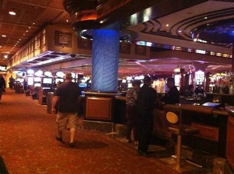 Exploring the Treasure-Laden Casino Floor