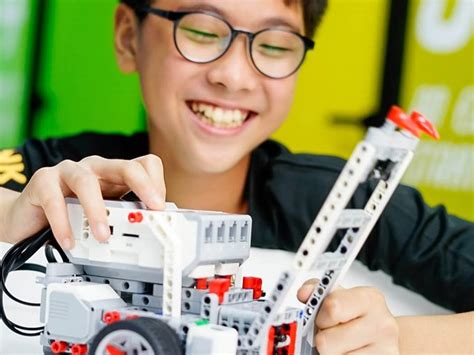 Exploring the World of Robotics: A Comprehensive Guide to Robotics Classes in Singapore