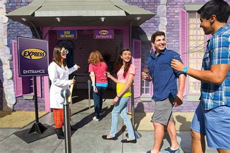 Express Ticket Universal Studio: Skip the Lines with Lightning Speed!