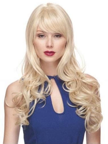 Exquisite Blonde Wigs: Long Wavy Locks of Elegance 2025