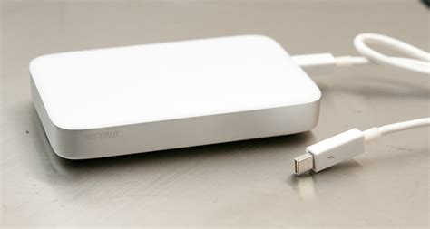 External Included Blackberry Sensation Thunderbolt Reader