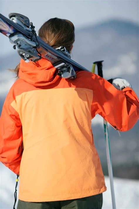 Factors to Consider When Choosing a Ski Jacket for Women