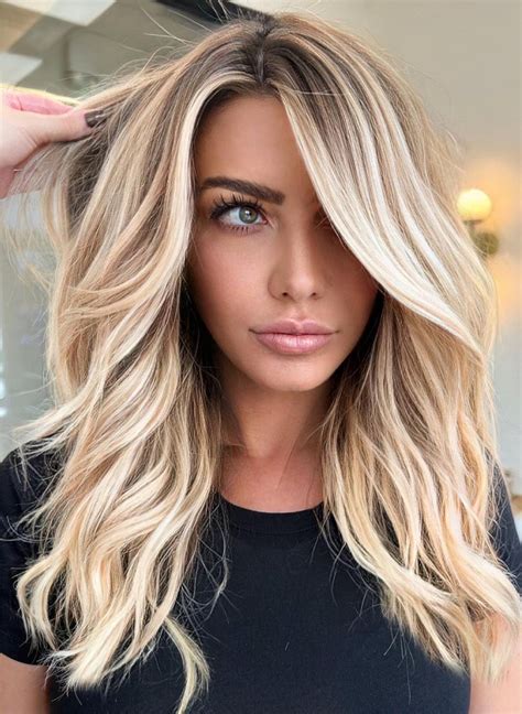 Fall Hair Colors for Blondes: 7 Enchanting Hues to Embellish Your Crown