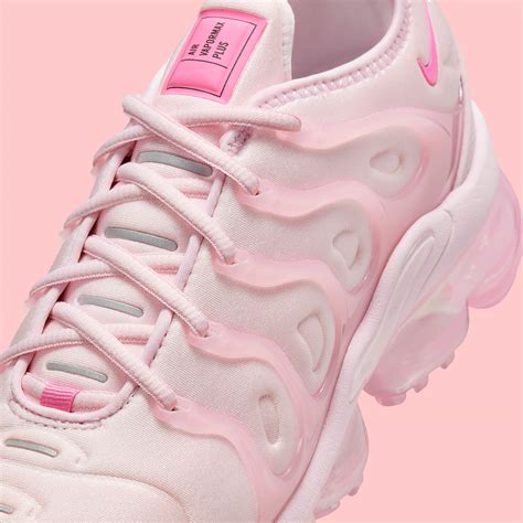 Features and Benefits of the Pink VaporMax Plus