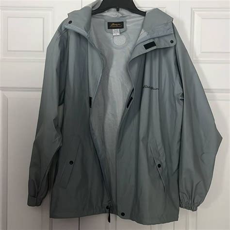 Features of Eddie Bauer Raincoats