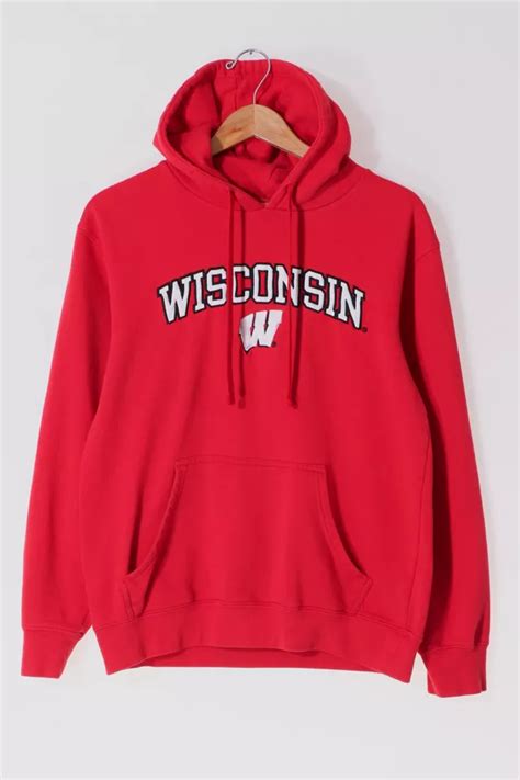 Features of a Wisconsin Hooded Sweatshirt