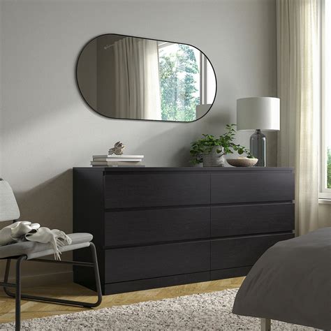 Features of the Malm Dresser