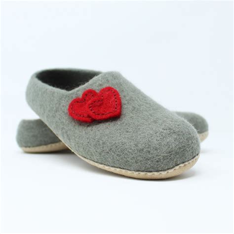 Felt slippers