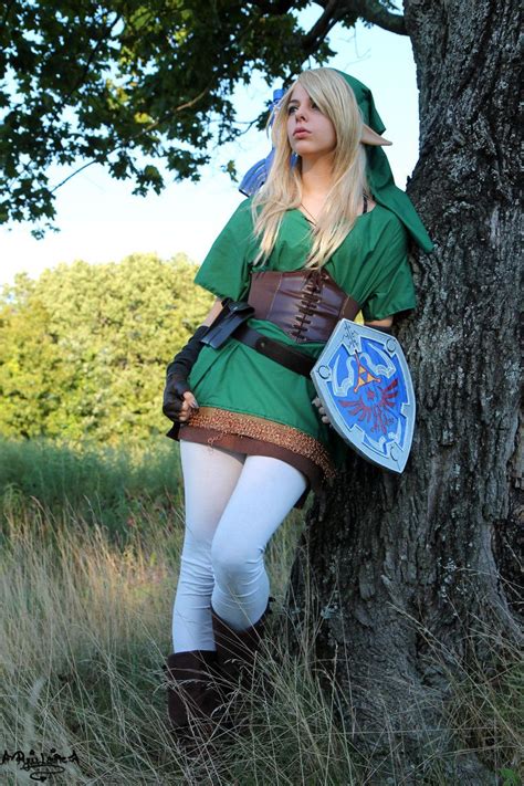 Femboy Link cosplay