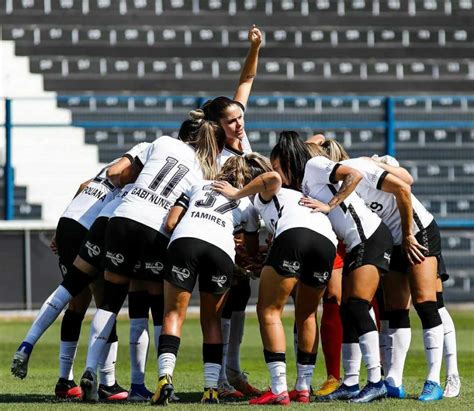 Feminina Corinthians: Dominando o Futebol Feminino Brasileiro