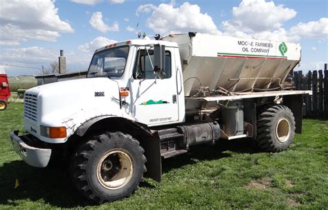 Fertilizer Spreader Truck: 10,000+ Tools to Increase Crop Yield