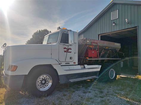 Fertilizer Truck 101: Essential Guide to Hauling Nutrients