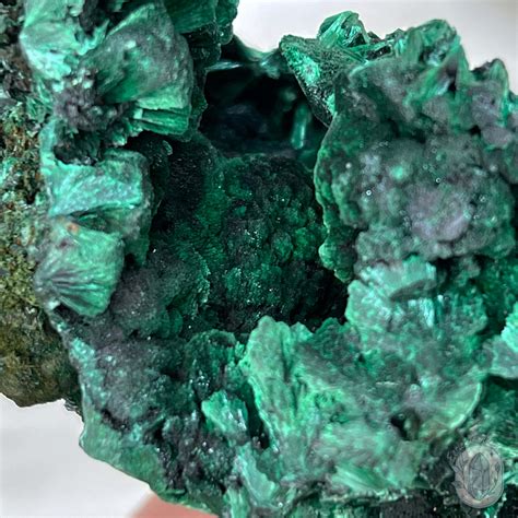 Fibrous Malachite: A Mesmerizing Mineral with Diverse Applications