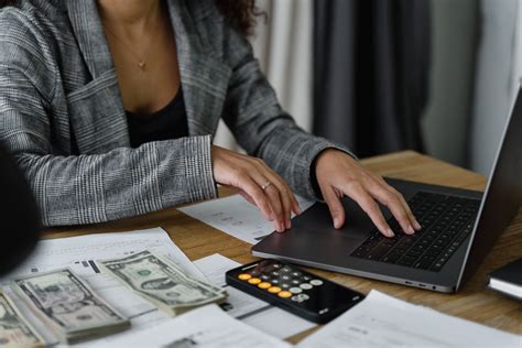 Financial advisors: