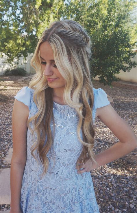 Finding the Perfect Prom Hair: A Guide for All Hair Types