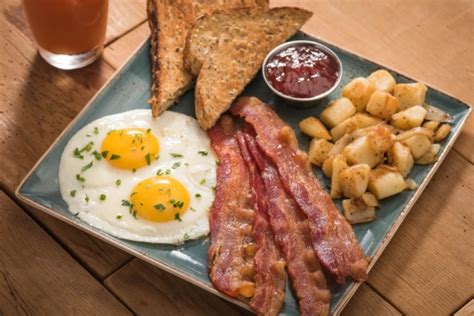 First Watch: The Daytime Cafe That's Dominating Breakfast and Brunch