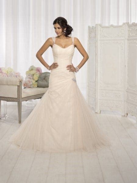 Fitted Bridal Dresses to Flatter Your Figure