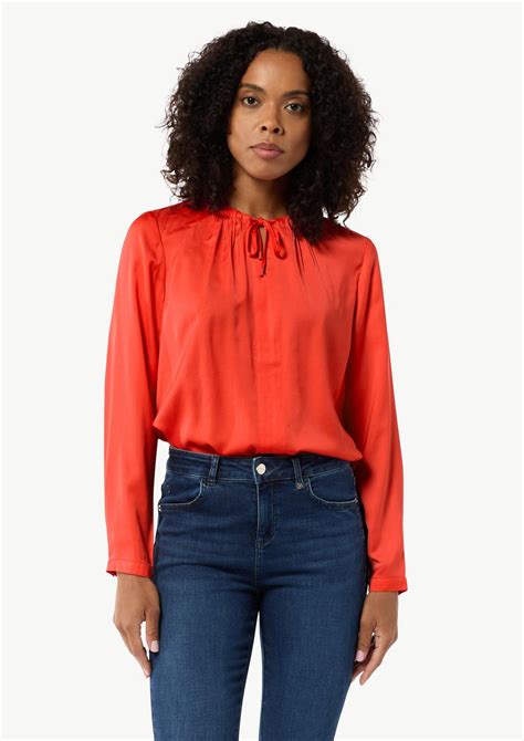 Fitted Coral Blouse: