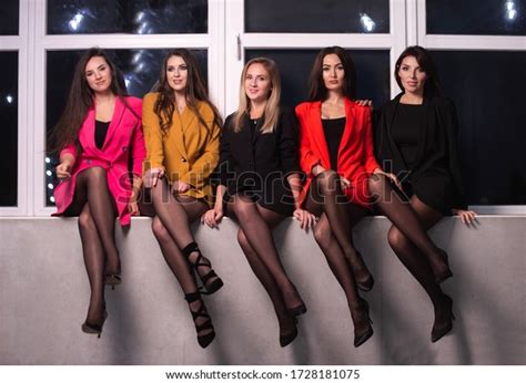 Five Beautiful Women PDF