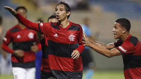 Flamengo Sub-20 x Cruzeiro Sub-20: Um Duelo de Gigantes em Busca da Glória