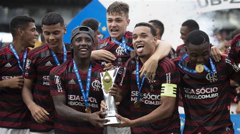 Flamengo Sub-20 x Cruzeiro Sub-20: Uma Batalha Épica pelo Título