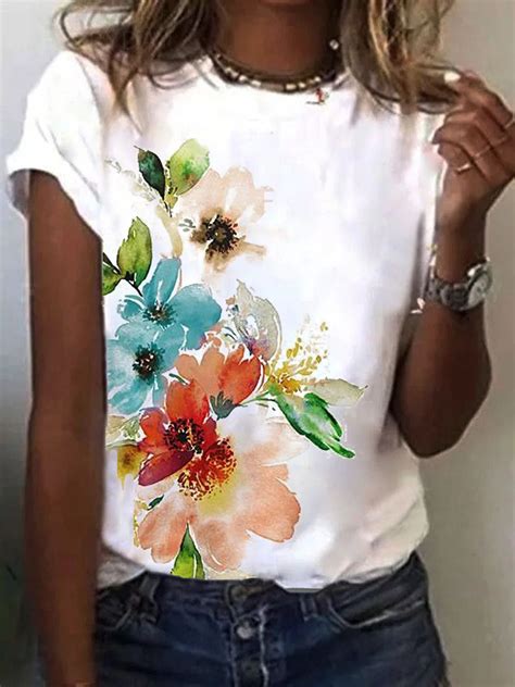 Floral T-Shirts: A Market in Bloom