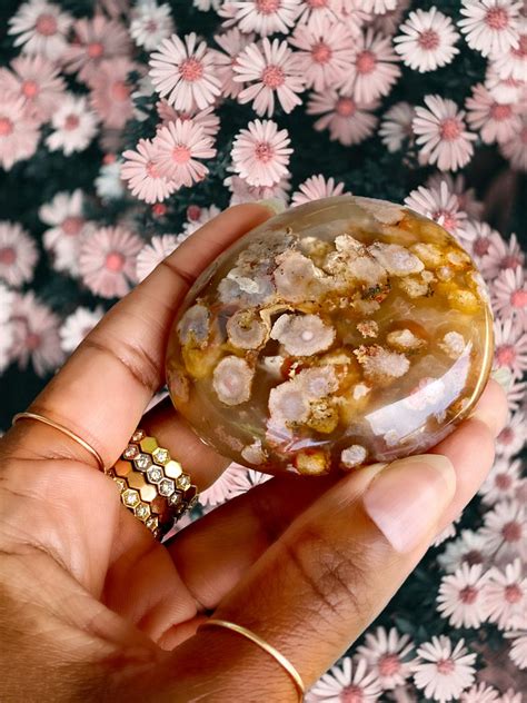 Flower Agate: A Healing Stone with a Floral Delight