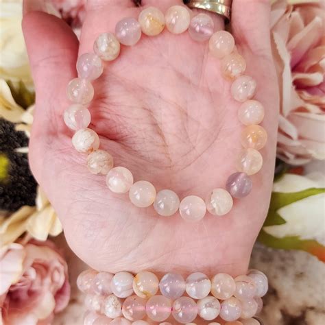 Flower Agate Bracelet: A Blossoming Embodiment of Serenity and Growth