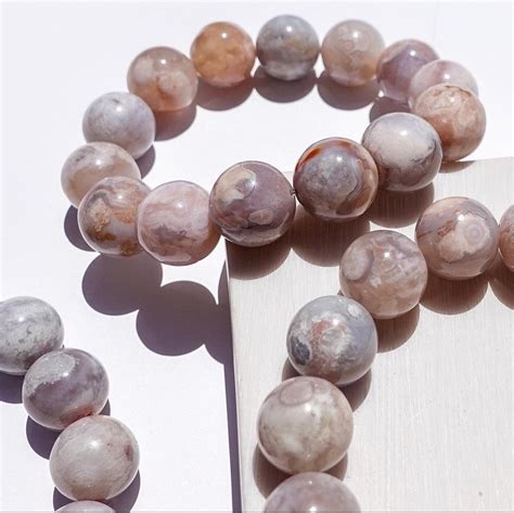 Flower Agate Bracelets: A Clash of Delicacy and Durability