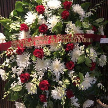 Flowers by Fletcher: Honolulu Hawaii's Petals of Paradise