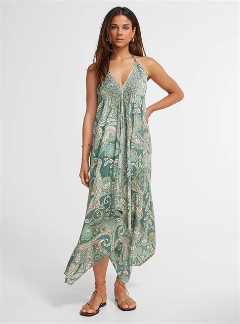 Flowing Maxi Dress with Paisley Motifs: