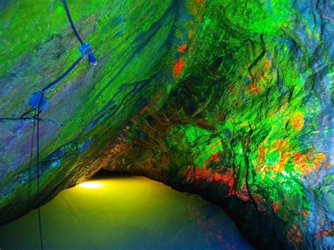 Fluorescent Stones: Luminescent Wonders of the Earth