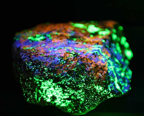 Fluorite Under UV Light: Unveiling the Hidden Gems