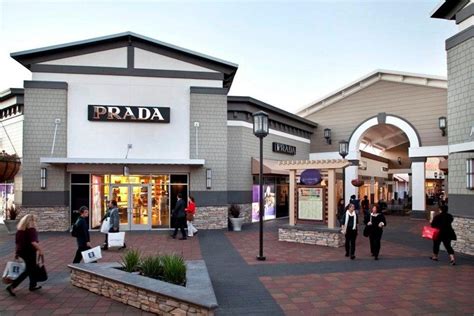 Folsom Premium Outlets: