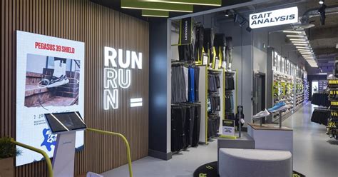 Foot Locker on Wheels: Revolutionizing Footwear Convenience