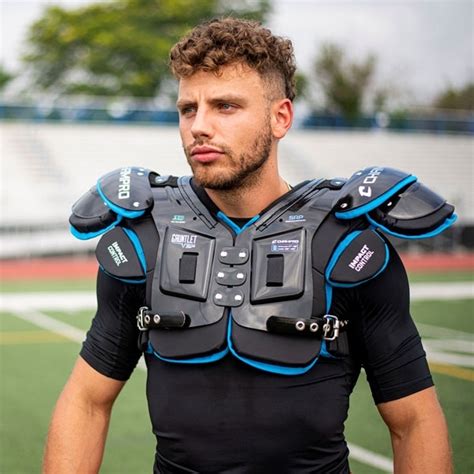 Football Shoulder Pads: The Ultimate Guide to Protection and Enhancement