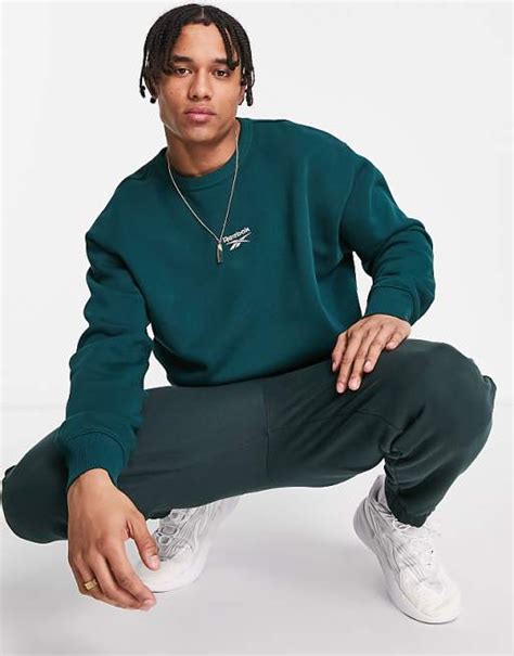 Forest Green Sweatshirt: A Versatile and Sustainable Wardrobe Essential