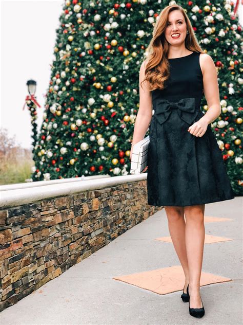 Formal Christmas Party Dress: 14 Tips for a Head-Turning Look