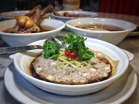 Founder Bak Kut Teh Hotel Boss: The 100-Year Journey of a Singaporean Food Icon