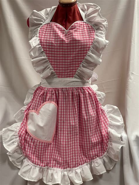 Frilly Apron: