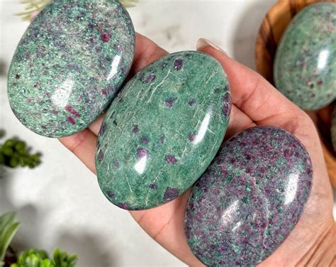 Fuchsite Stone: Unlock Nature's Healing Power for a Vibrant Mind and Body